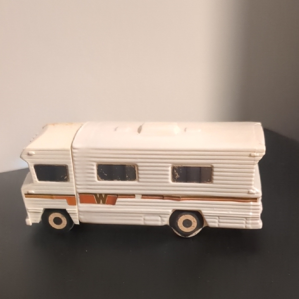 Avon Wild Country After Shave - Classic White Winnebago Design